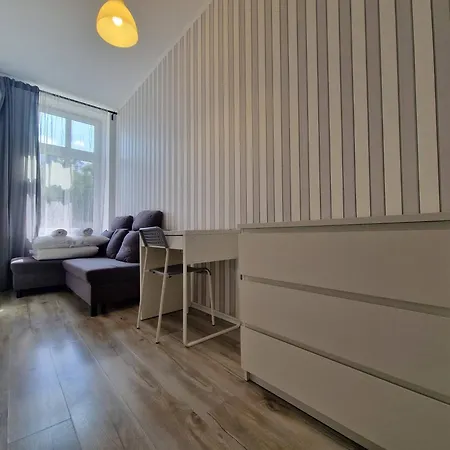 Staszica 6 By Zen4guest - Old Town Walk - 6 Bedrooms شقة